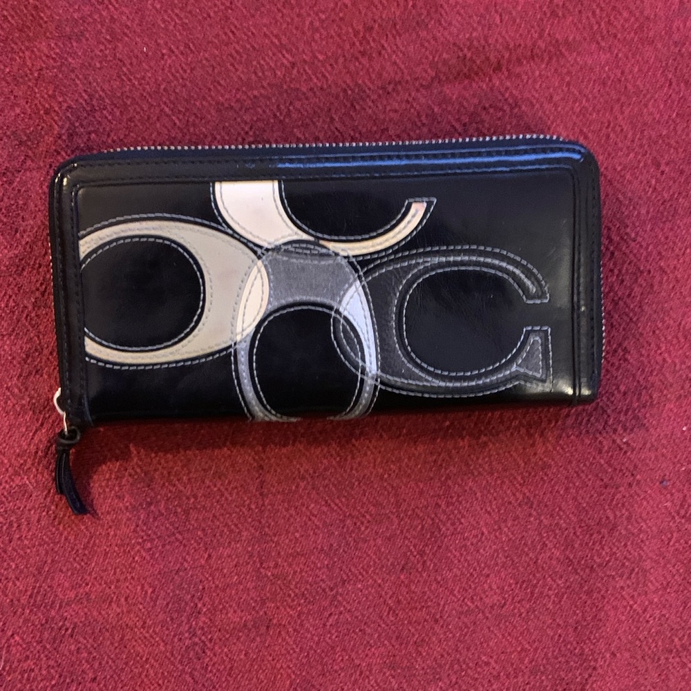 Coach Full Zip-Around Wallet Clutch C Initial Logo